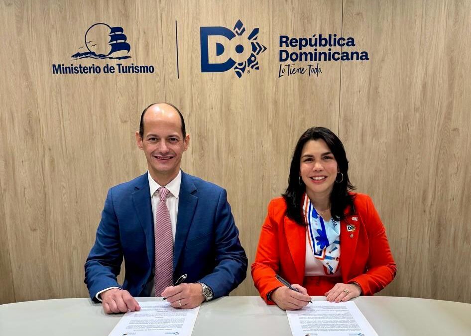 Médico Express y la Asociación de Hoteles de Santo Domingo sellan alianza en FITUR para integrar hotelería y salud